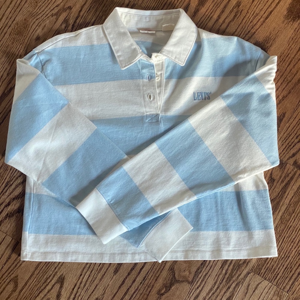 blue and white collard top